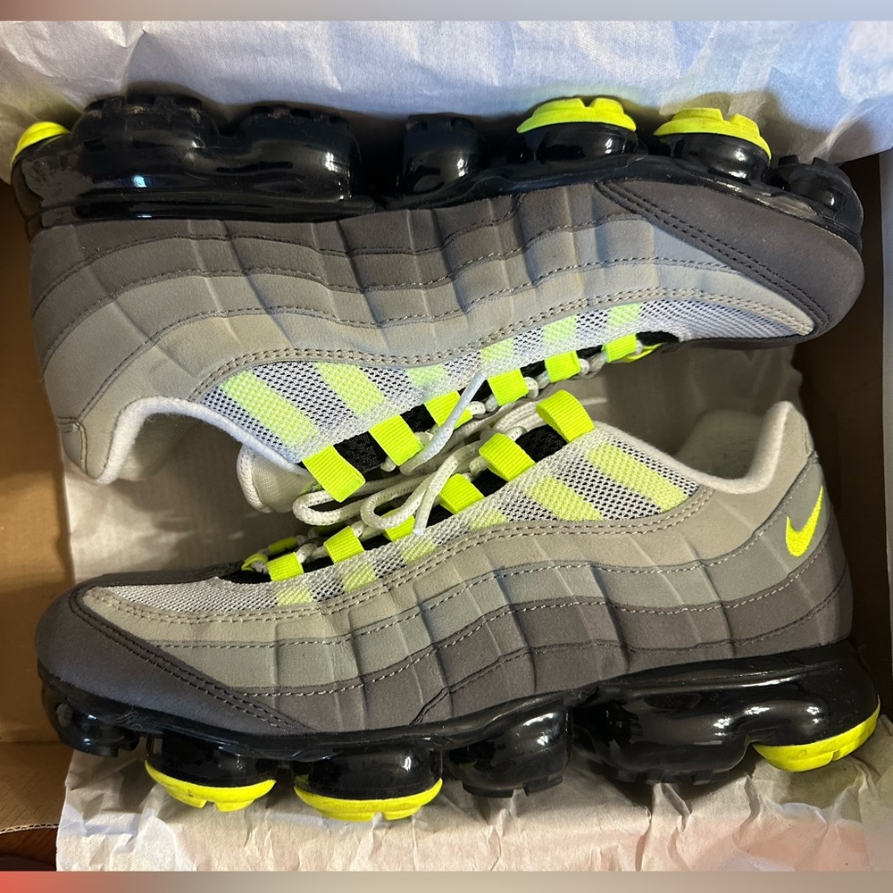 AIR VAPORMAX ‘95 - men’s 9 / Nike Air Max
